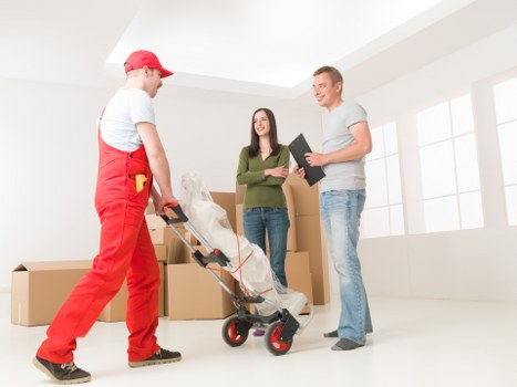 Local moving van planning around Rush Green streets and access